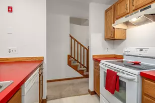 107 Glengarry Dr, Stratham, NH 03885 - Photo 6