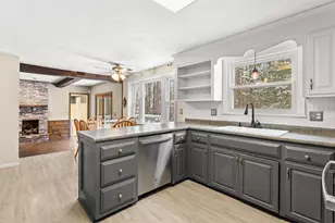 37 Camelot Dr, Bedford, NH 03110 - Photo 12