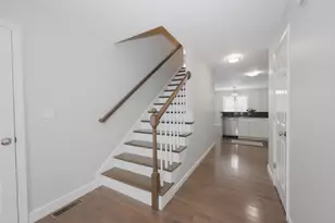 181 Knollwood Way, Manchester, NH 03102 - Photo 4