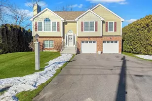 129 Sunset Dr, Belmont, NH 03220 - Photo 2