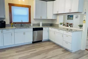 17 Arch St, Laconia, NH 03246 - Photo 6