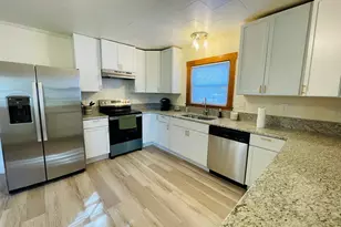 17 Arch St, Laconia, NH 03246 - Photo 6