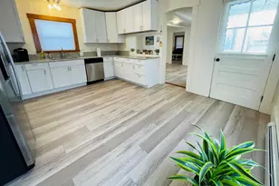 17 Arch St, Laconia, NH 03246 - Photo 4