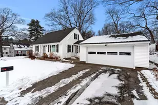 77 St James Ave, Manchester, NH 03102 - Photo 2