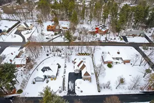 44 Cricket Ln, Manchester, NH 03104 - Photo 48