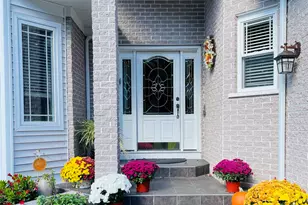 44 Cricket Ln, Manchester, NH 03104 - Photo 2