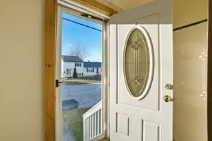 241 Porter St, Manchester, NH 03103 - Photo 4