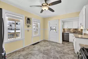 55 S Hall St, Manchester, NH 03103 - Photo 16