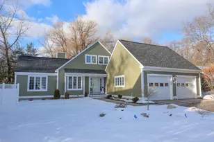 152 Straw Hill Rd, Manchester, NH 03104 - Photo 1