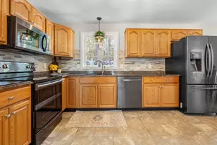 4 Fox Run Rd, Raymond, NH 03077 - Photo 4