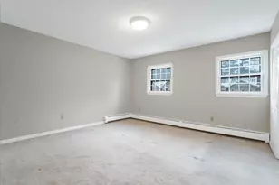 90 Golfview Dr, Manchester, NH 03102 - Photo 14