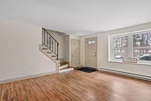 174 Fieldstone Dr, Londonderry, NH 03053 - Photo 2