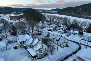 20 Pine St, Haverhill, NH 03785 - Photo 2