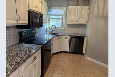 4 Kingston Way #A, Hudson, NH 03051 - Photo 6