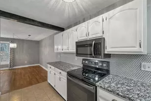 4 Kingston Way, Hudson, NH 03051 - Photo 4