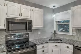 4 Kingston Way, Hudson, NH 03051 - Photo 4