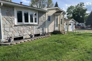 34 Depot Rd, Manchester, NH 03103 - Photo 2