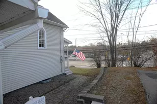 51 Portsmouth Ave, Exeter, NH 03833 - Photo 8