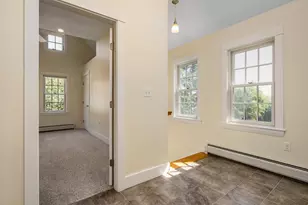 25 S Mill St, Portsmouth, NH 03801 - Photo 10