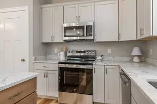 35 Eden Ln, Portsmouth, NH 03801 - Photo 8