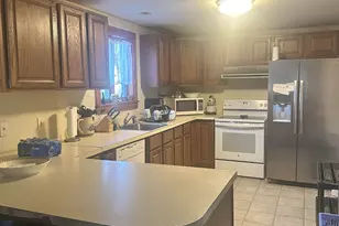 211 Sandown Rd, Chester, NH 03036 - Photo 2