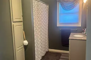 211 Sandown Rd, Chester, NH 03036 - Photo 6