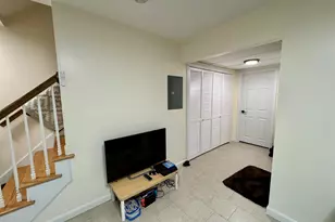 103 Derryfield Ct, Manchester, NH 03104 - Photo 12