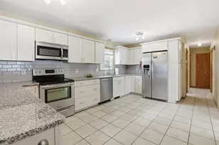 91 Miami Ct, Manchester, NH 03103 - Photo 4