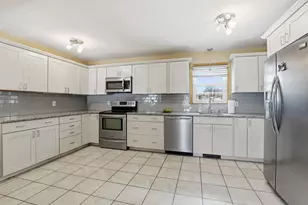 91 Miami Ct, Manchester, NH 03103 - Photo 8