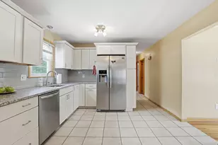 91 Miami Ct, Manchester, NH 03103 - Photo 6