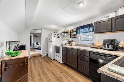 374 Bartlett Street, Manchester, NH 03102 - Photo 6