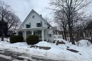 86 Elm St, Berlin, NH 03570 - Photo 2