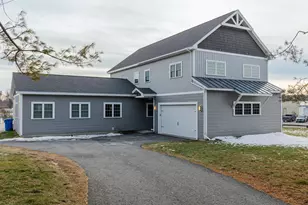 60 Dearborn Cir, Walpole, NH 03608 - Photo 2