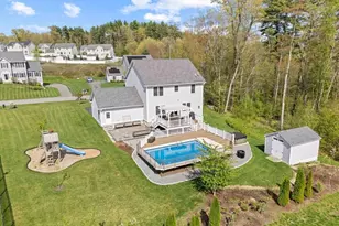 37 Manter Mill Rd, Londonderry, NH 03053 - Photo 2