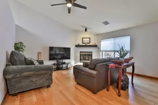 6 Dogwood Ct, Atkinson, NH 03811 - Photo 4