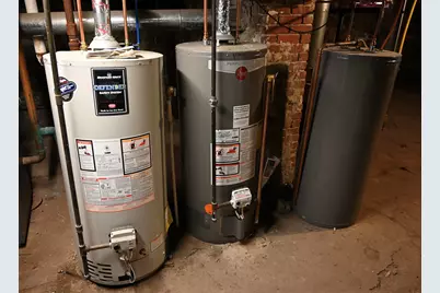 390 Cedar Street, Manchester, NH 03103 - Photo 16