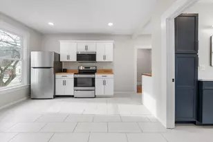 157 Summer St, Hartford, VT 05001 - Photo 16