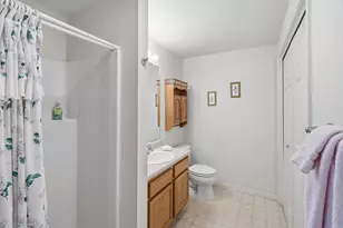47 Lexington Ct, Hudson, NH 03051 - Photo 10
