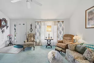 47 Lexington Ct, Hudson, NH 03051 - Photo 6