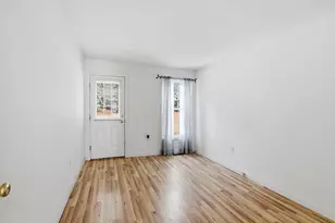 34 Pleasant St, Windham, NH 03087 - Photo 14