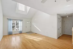 34 Pleasant St, Windham, NH 03087 - Photo 8