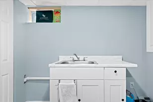 11 Lincoln St, Manchester, NH 03103 - Photo 28