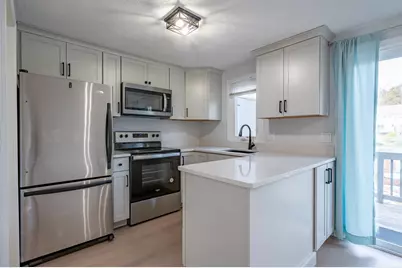 36 Profile Circle, Nashua, NH 03063 - Photo 2