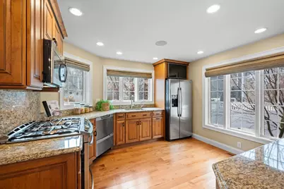 605 Straw Hill Road, Manchester, NH 03104 - Photo 2