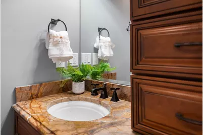 605 Straw Hill Road, Manchester, NH 03104 - Photo 18