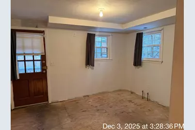 117 Lawrence Road, Salem, NH 03079 - Photo 8