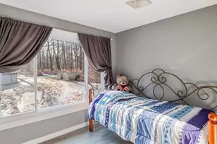 48 Redfield Cir, Derry, NH 03038 - Photo 12