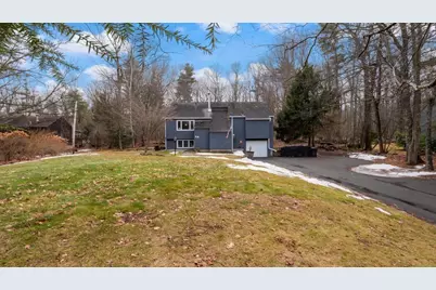 48 Redfield Circle, Derry, NH 03038 - Photo 2