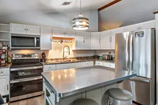 48 Redfield Cir, Derry, NH 03038 - Photo 8