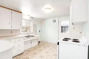 239 Grant Ave, Portsmouth, NH 03801 - Photo 8